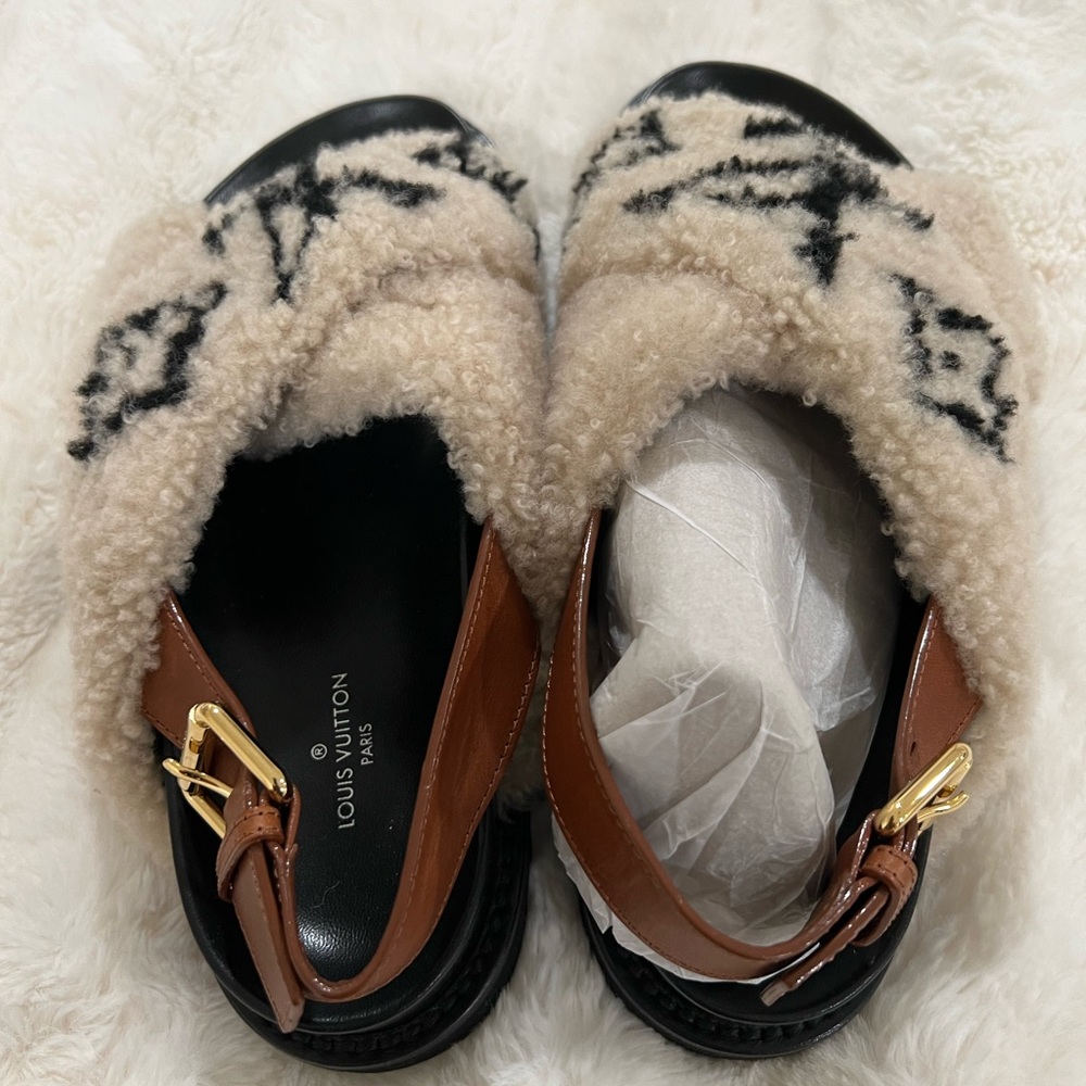 Louis Vuitton PASEO FLAT COMFORT SANDAL EU 38 US Size 8 - Picture 5 of 16